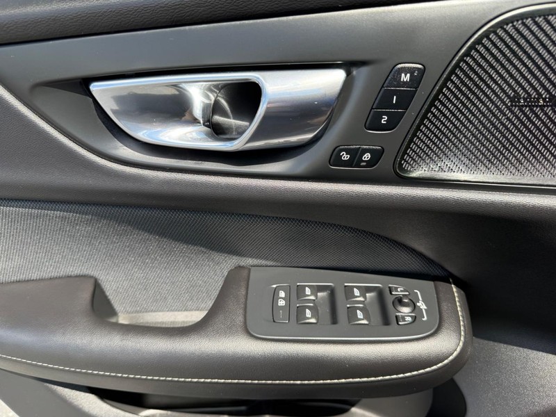 Volvo S60 Vehicle Image 23