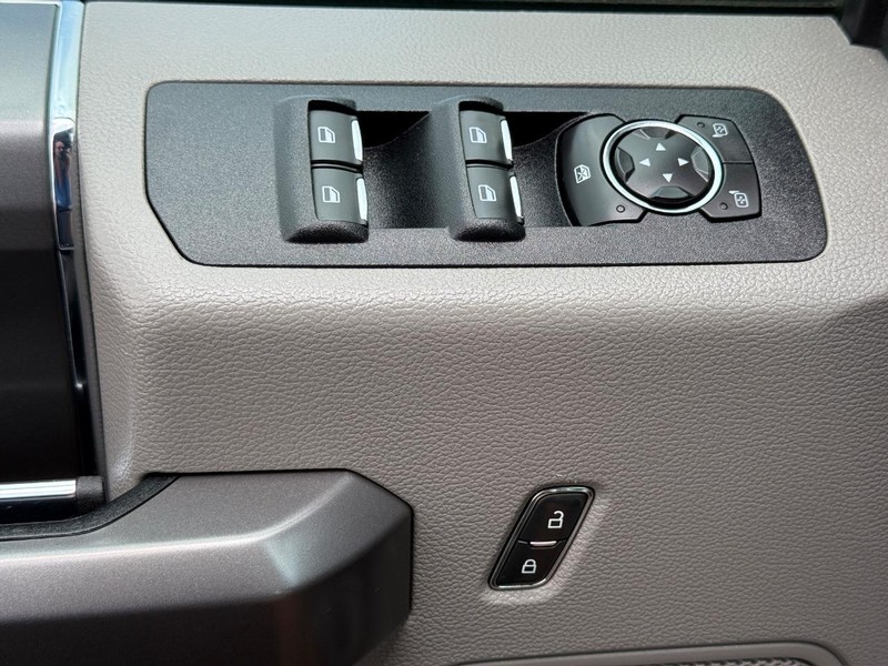 Ford F-150 Vehicle Image 24
