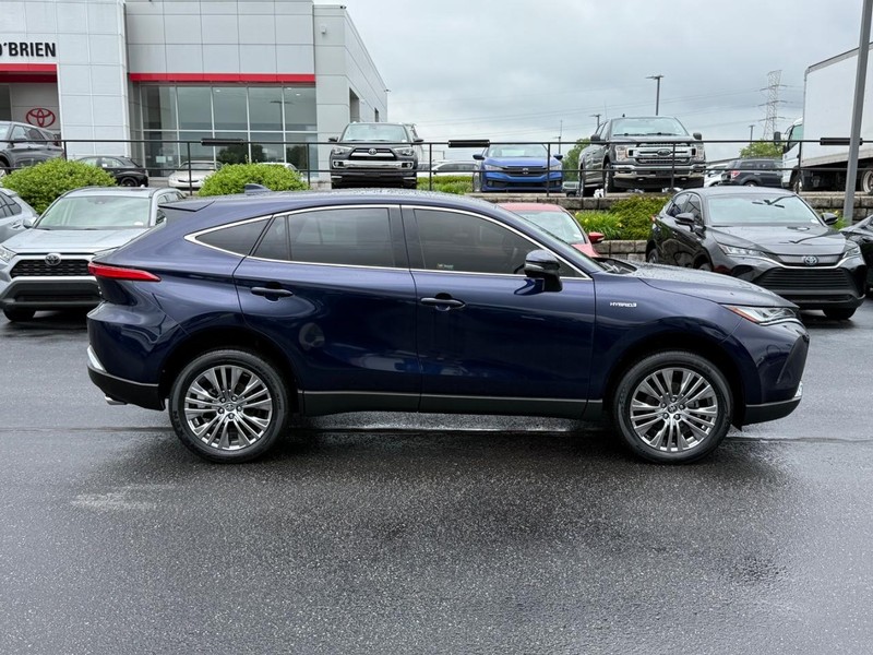 Toyota Venza Vehicle Image 02