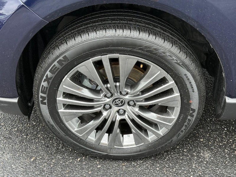 Toyota Venza Vehicle Image 06