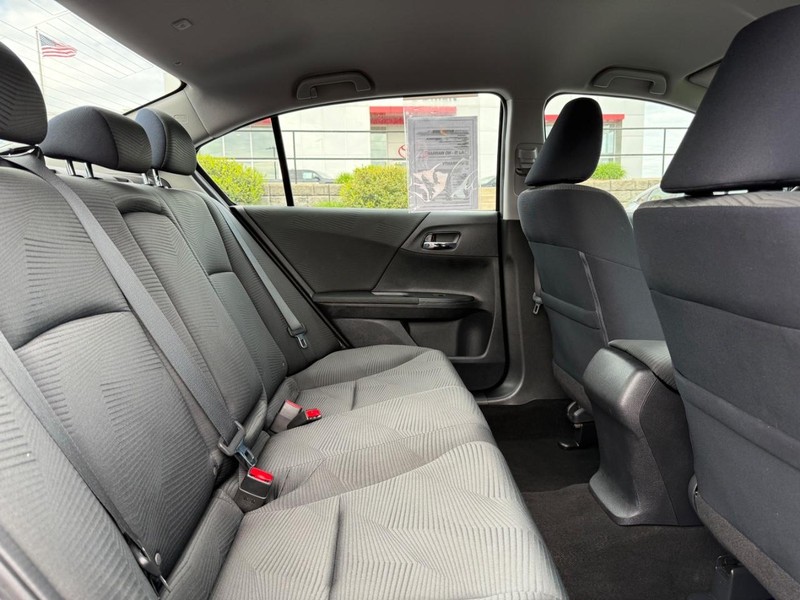 Honda Accord Sedan Vehicle Image 10
