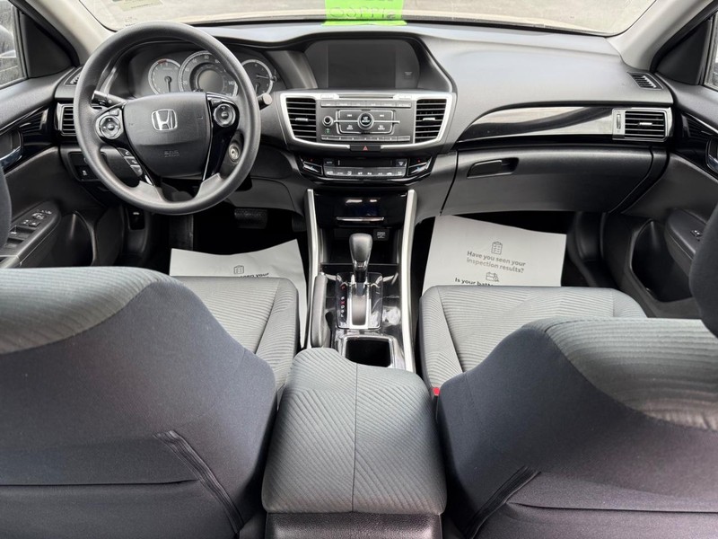 Honda Accord Sedan Vehicle Image 11