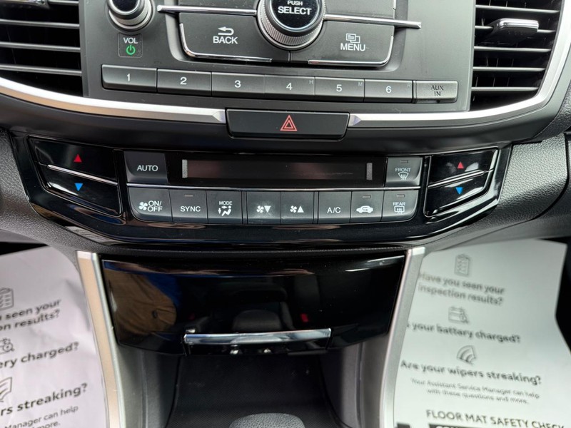 Honda Accord Sedan Vehicle Image 17