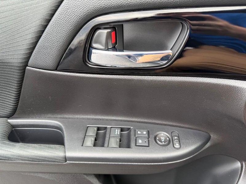 Honda Accord Sedan Vehicle Image 22