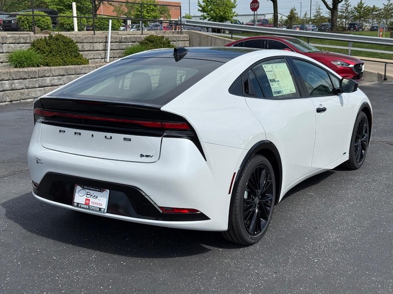 Toyota Prius Vehicle Image 03