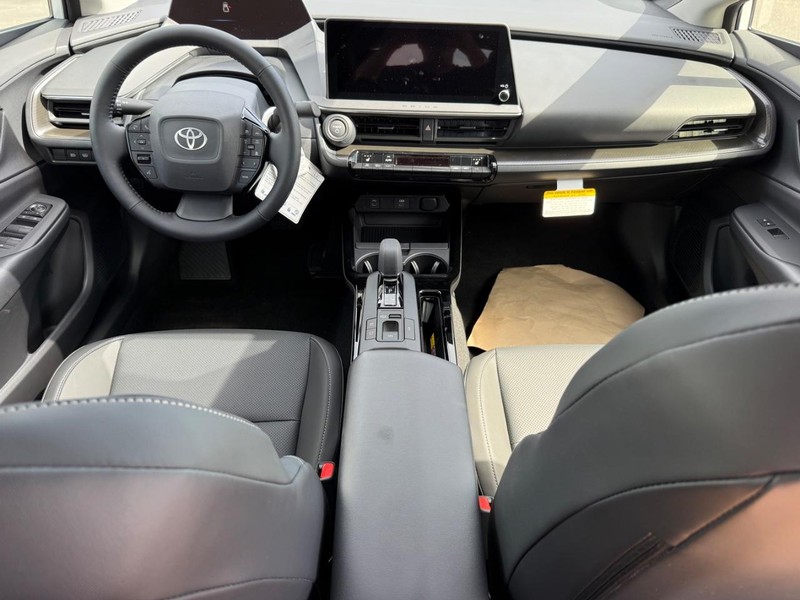 Toyota Prius Vehicle Image 06