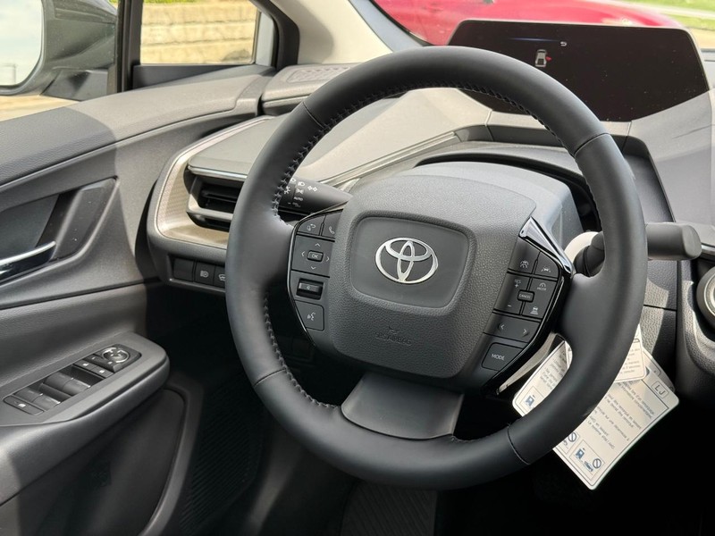 Toyota Prius Vehicle Image 07