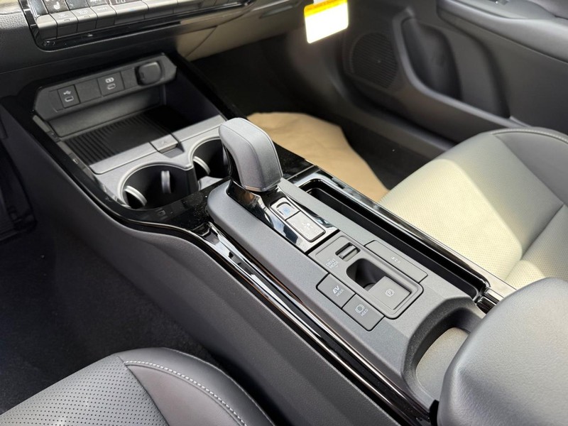 Toyota Prius Vehicle Image 15