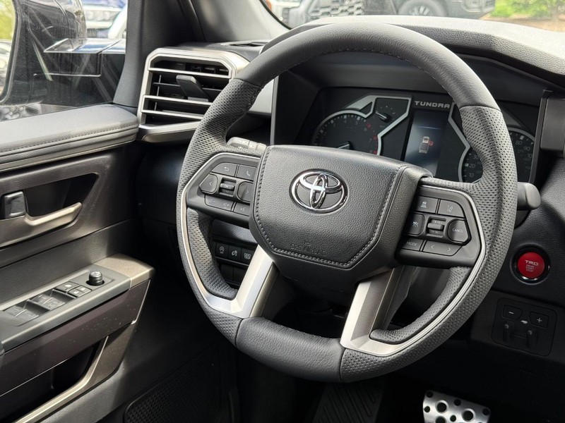 Toyota Tundra 4WD Vehicle Image 06