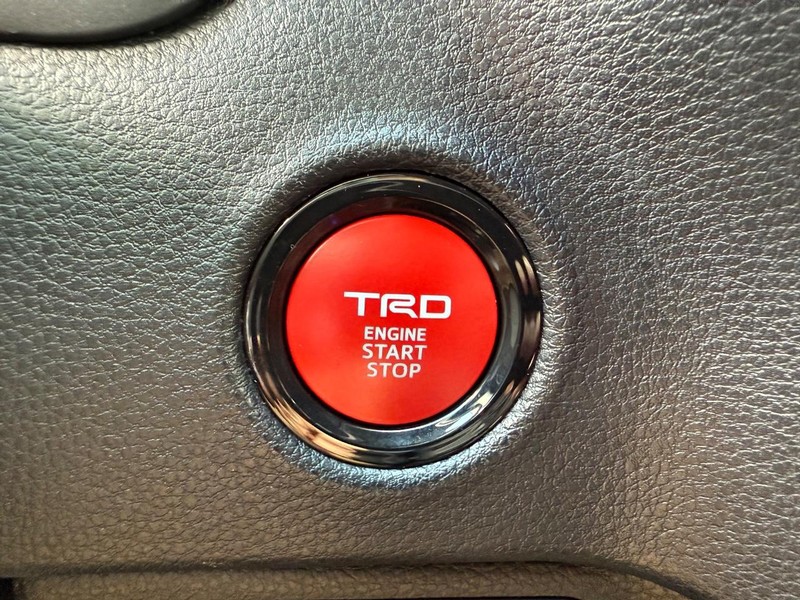 Toyota Tundra 4WD Vehicle Image 09