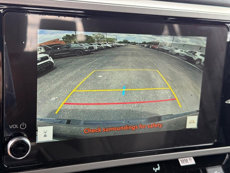 Toyota Tundra 4WD Vehicle Image 11