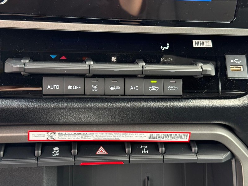 Toyota Tundra 4WD Vehicle Image 12