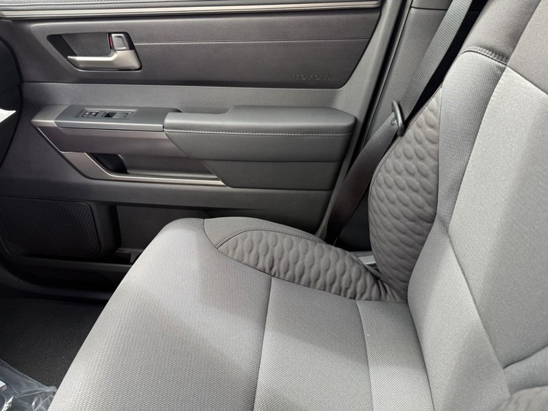 Toyota Tundra 4WD Vehicle Image 14