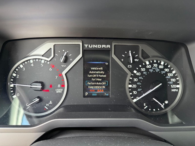 Toyota Tundra 4WD Vehicle Image 15