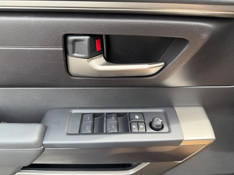 Toyota Tundra 4WD Vehicle Image 17