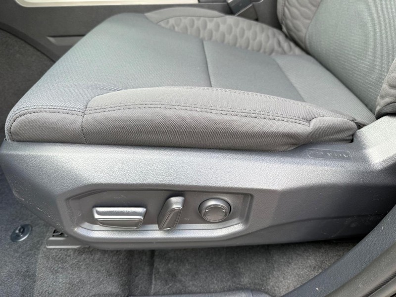 Toyota Tundra 4WD Vehicle Image 18
