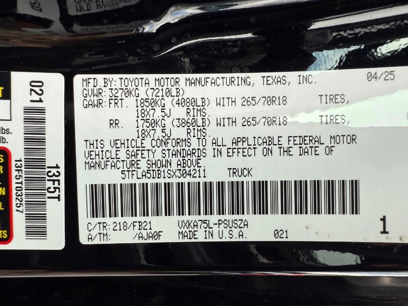 Toyota Tundra 4WD Vehicle Image 19
