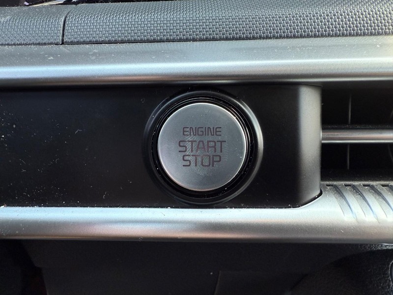Kia K5 Vehicle Image 14