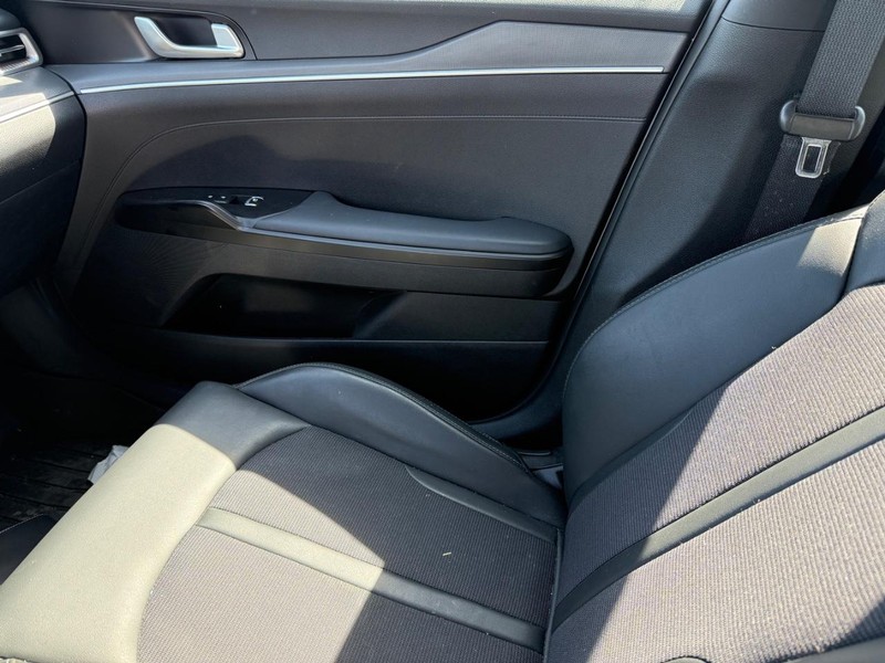 Kia K5 Vehicle Image 19