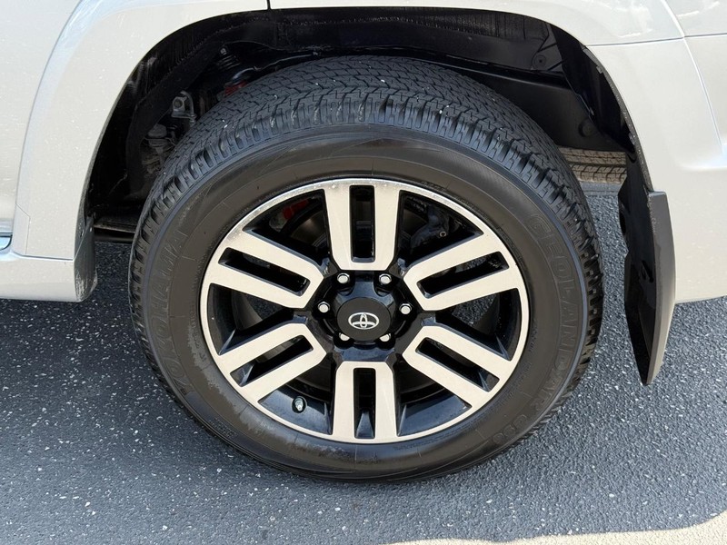 Toyota 4Runner Vehicle Image 06