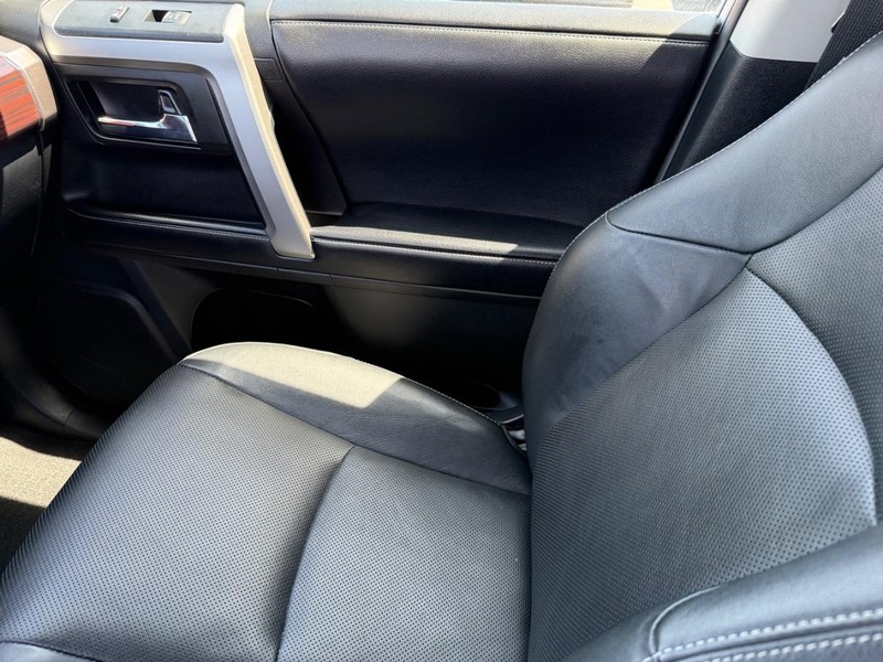 Toyota 4Runner Vehicle Image 22