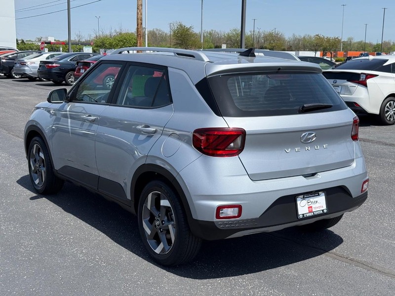 Hyundai Venue Vehicle Image 05