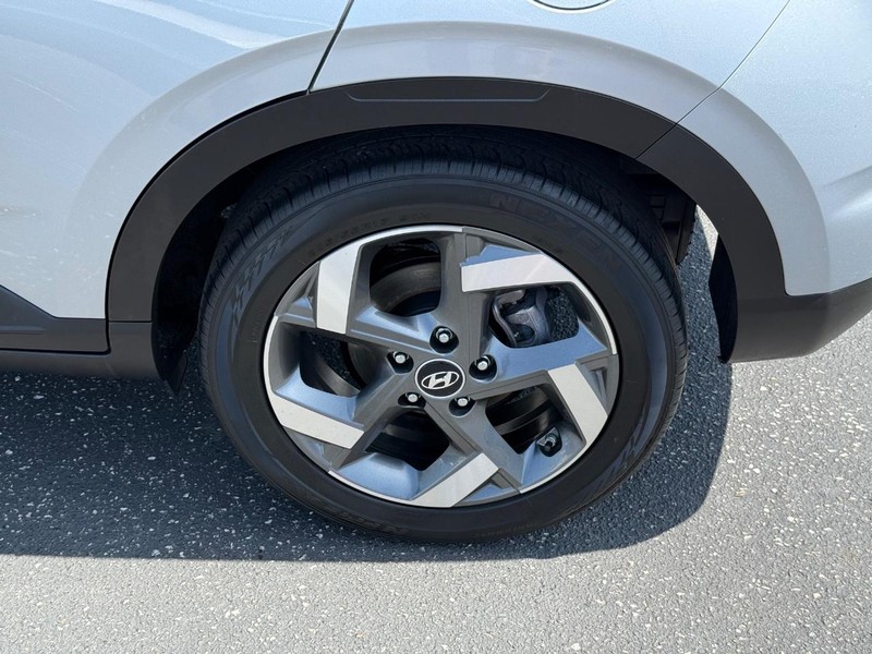 Hyundai Venue Vehicle Image 06