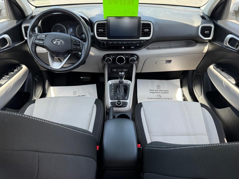 Hyundai Venue Vehicle Image 12