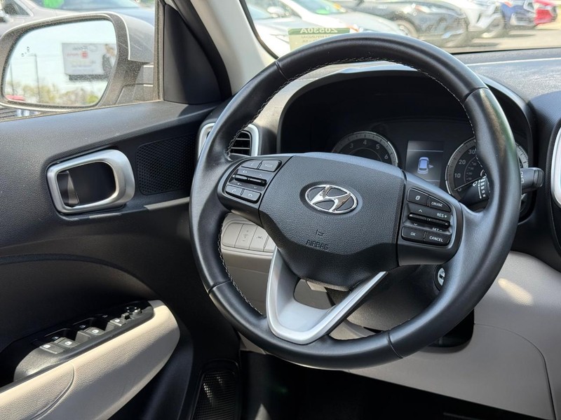 Hyundai Venue Vehicle Image 13