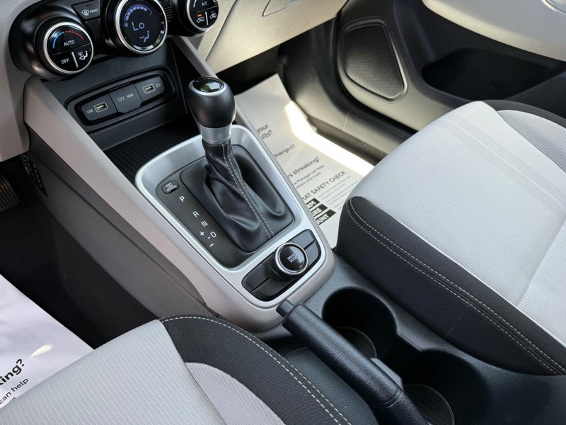 Hyundai Venue Vehicle Image 19