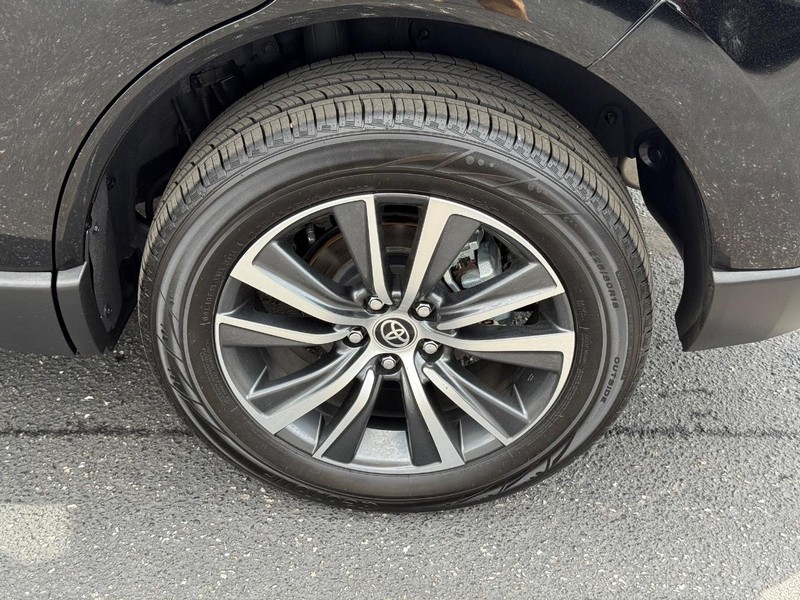 Toyota Venza Vehicle Image 06