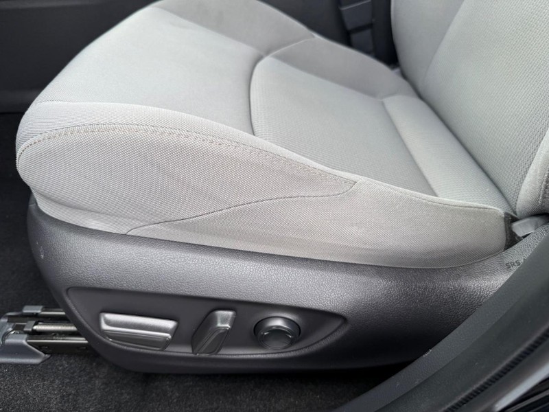 Toyota Venza Vehicle Image 25