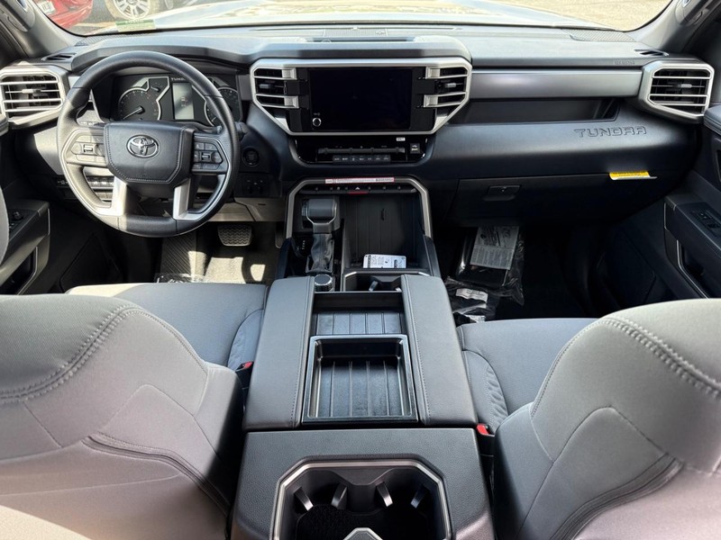 Toyota Tundra 4WD Vehicle Image 05