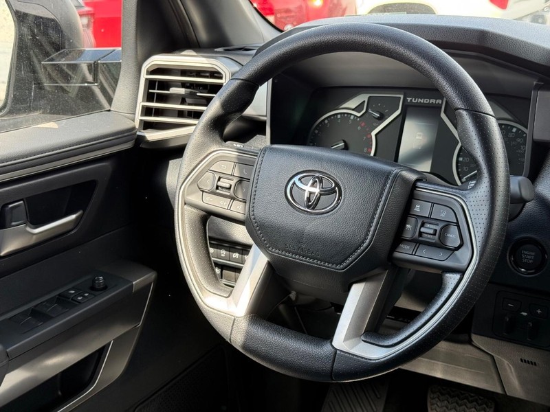 Toyota Tundra 4WD Vehicle Image 06