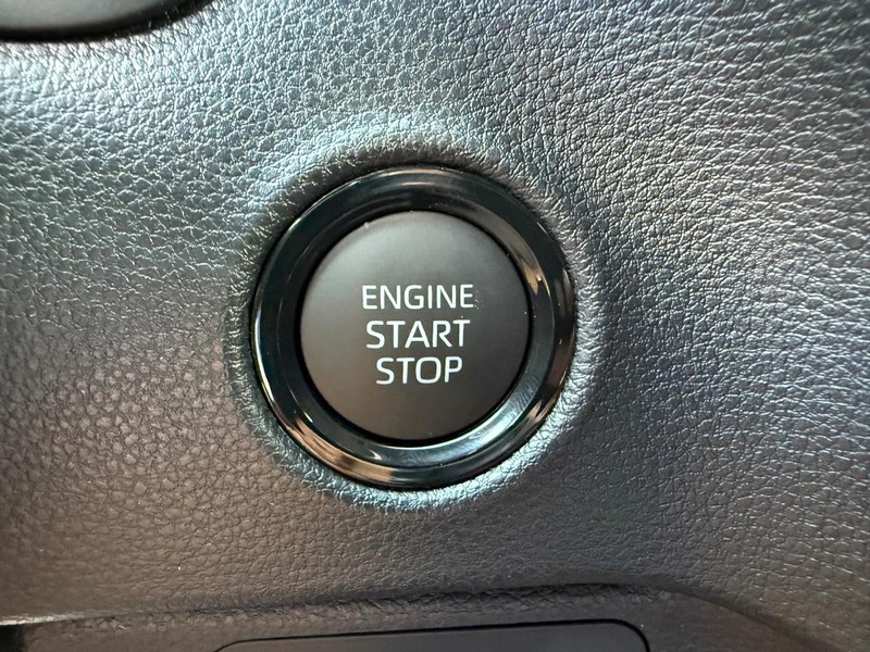 Toyota Tundra 4WD Vehicle Image 09