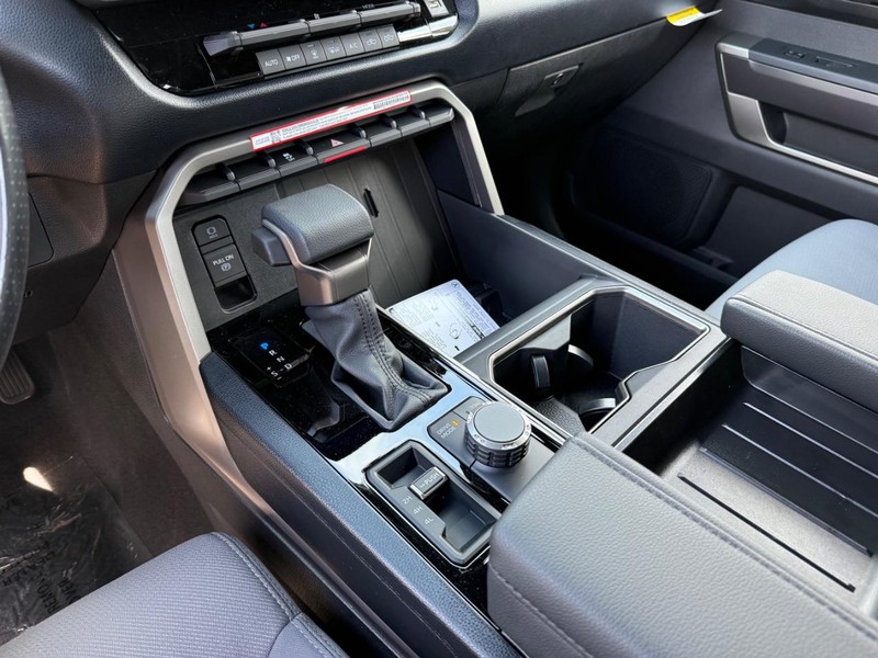Toyota Tundra 4WD Vehicle Image 13