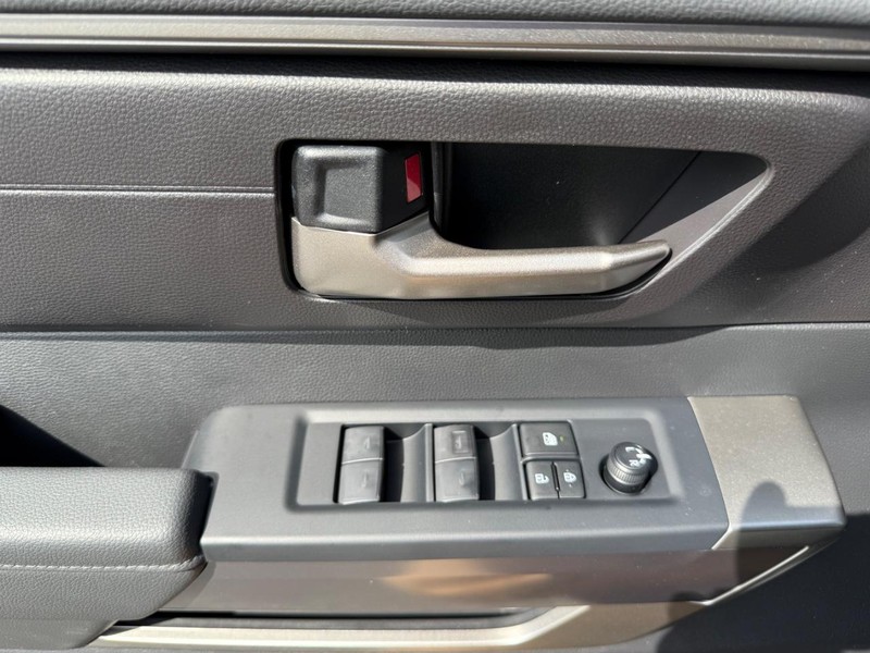 Toyota Tundra 4WD Vehicle Image 17