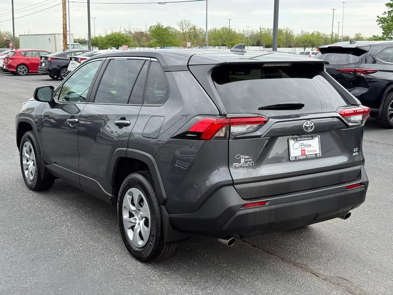 Toyota RAV4 Vehicle Image 05