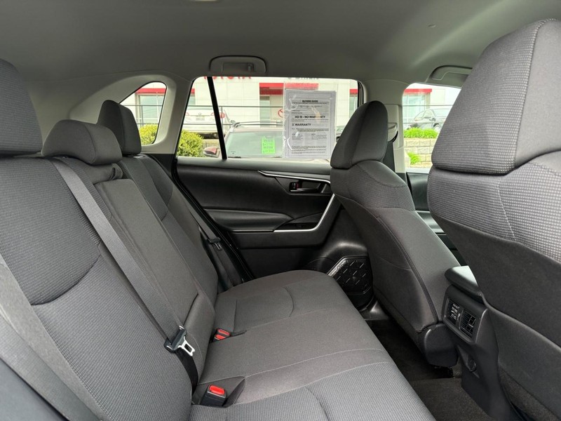 Toyota RAV4 Vehicle Image 10