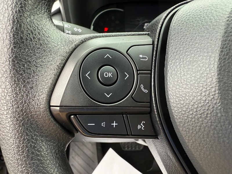Toyota RAV4 Vehicle Image 13