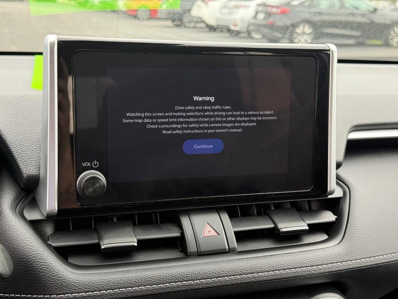 Toyota RAV4 Vehicle Image 15