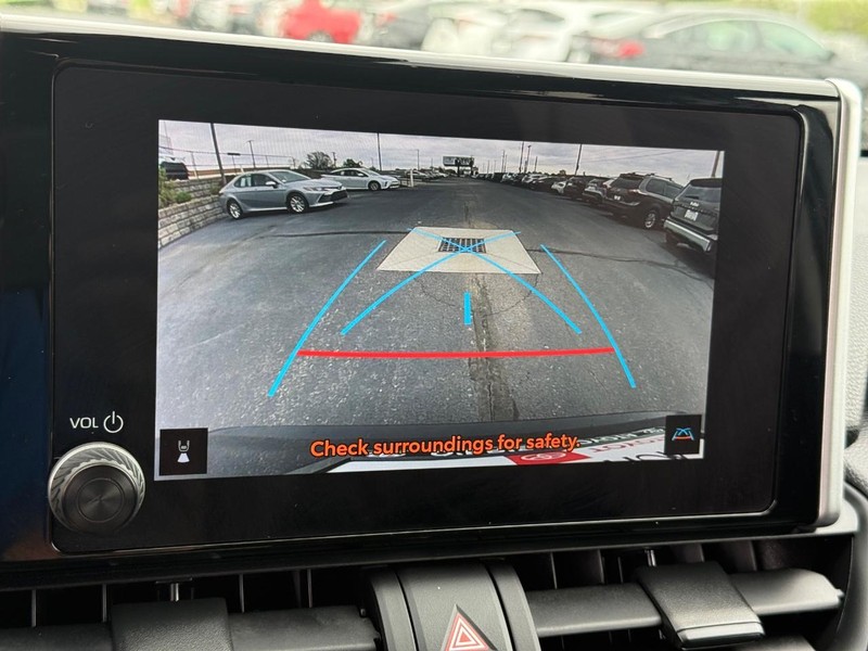 Toyota RAV4 Vehicle Image 16