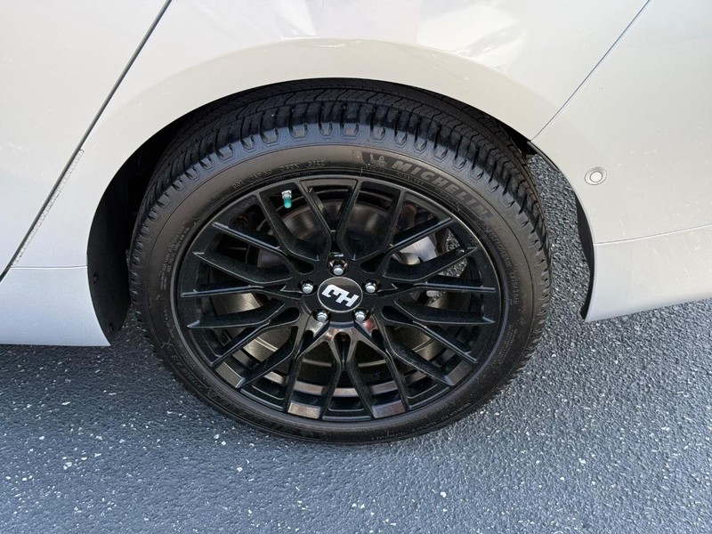 Toyota Prius Vehicle Image 06