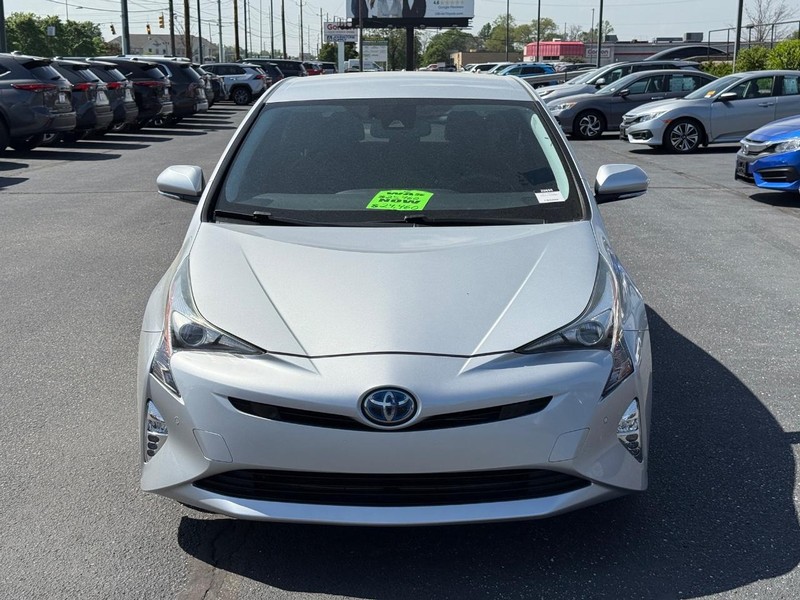 Toyota Prius Vehicle Image 09