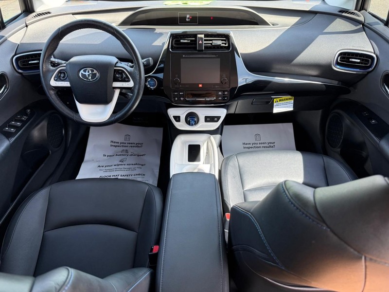 Toyota Prius Vehicle Image 11
