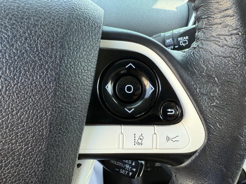 Toyota Prius Vehicle Image 14