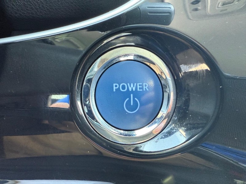 Toyota Prius Vehicle Image 15