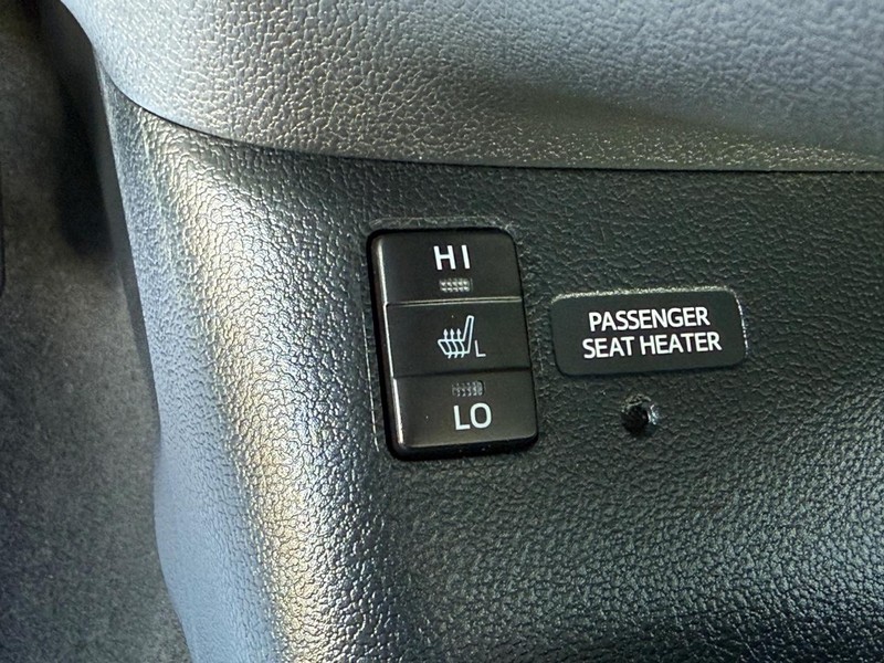 Toyota Prius Vehicle Image 16