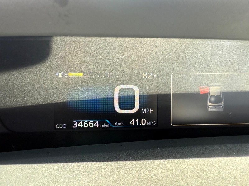 Toyota Prius Vehicle Image 22