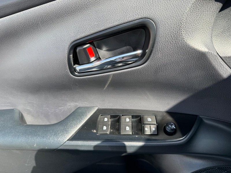 Toyota Prius Vehicle Image 23